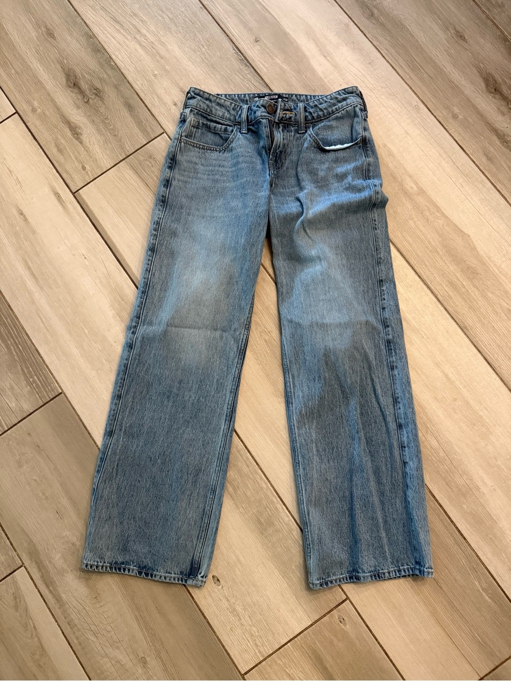 Hollister Women's Straight-Leg Jeans in Light Blue Wash
